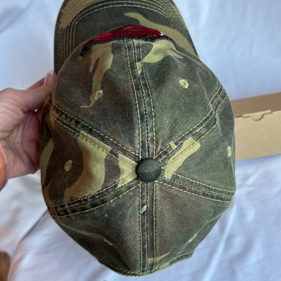 Tail Gate’n Gear Vtg Camo hat red Arkansas Razorbacks Hog Patch on front OS - Picture 3 of 6